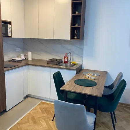 Apartment Mm *